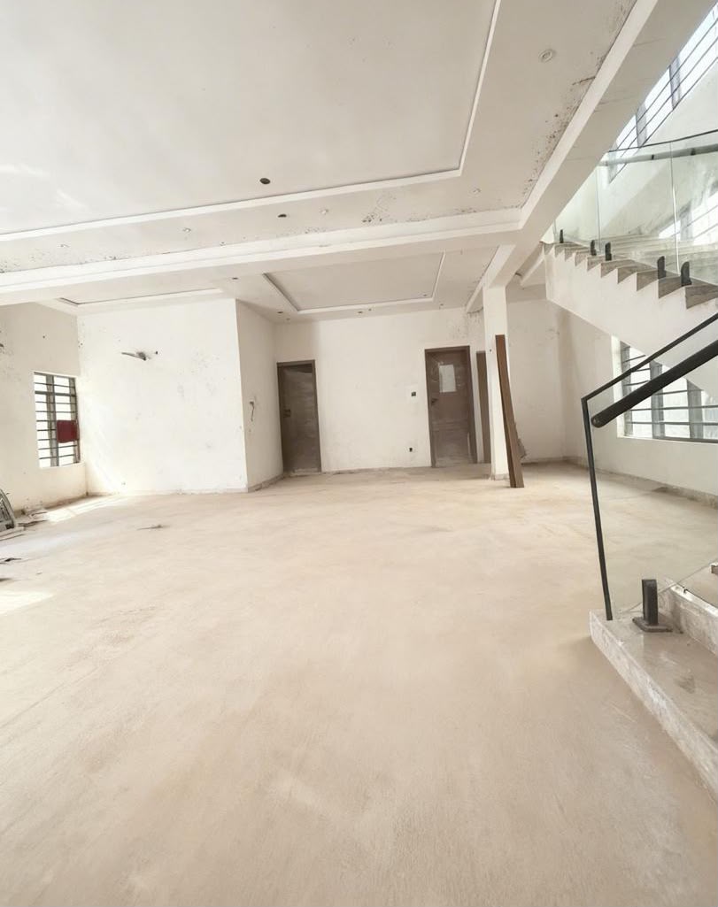 5 Bedroom Detached Duplex with Cinema & Gym — Photo 4 thumbnail